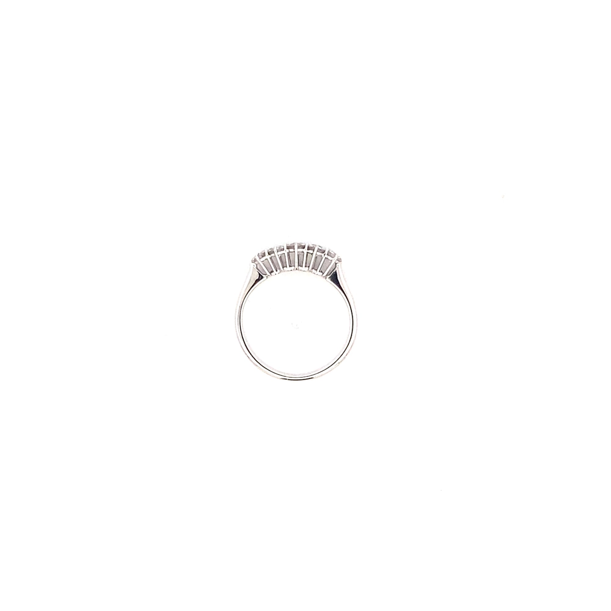 Anello vera in oro bianco e diamanti (1745)
