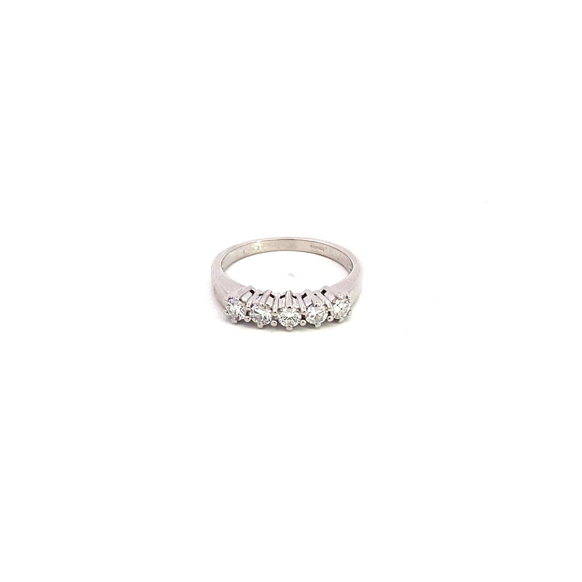 Anello vera in oro bianco e diamanti (1746)