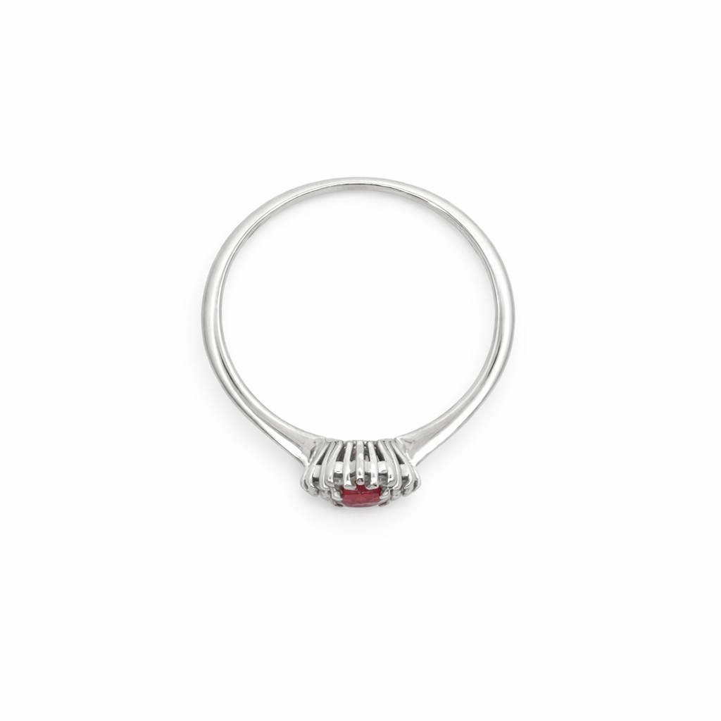 Anello in oro bianco con rubino e diamanti