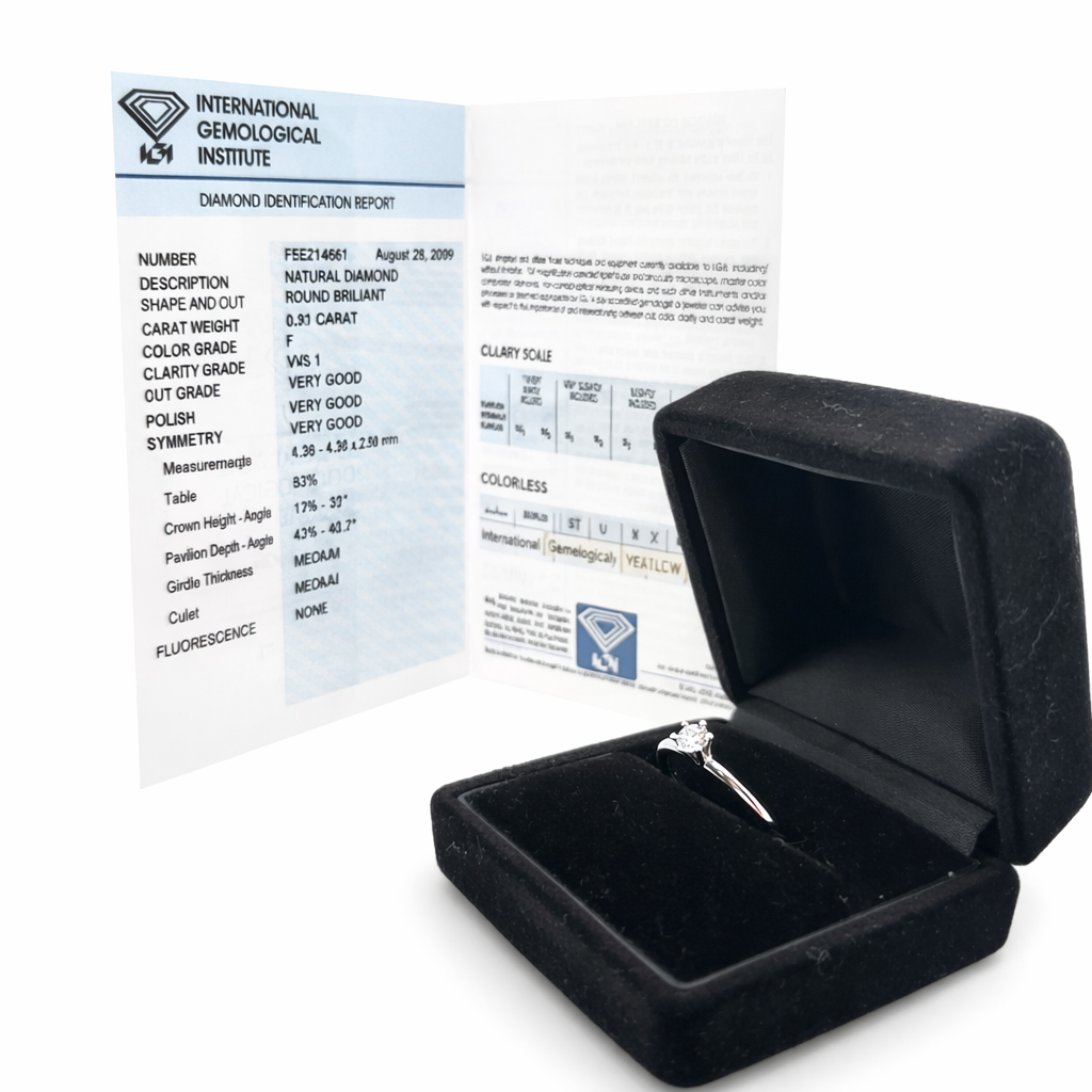 Anello solitario in oro bianco e diamante