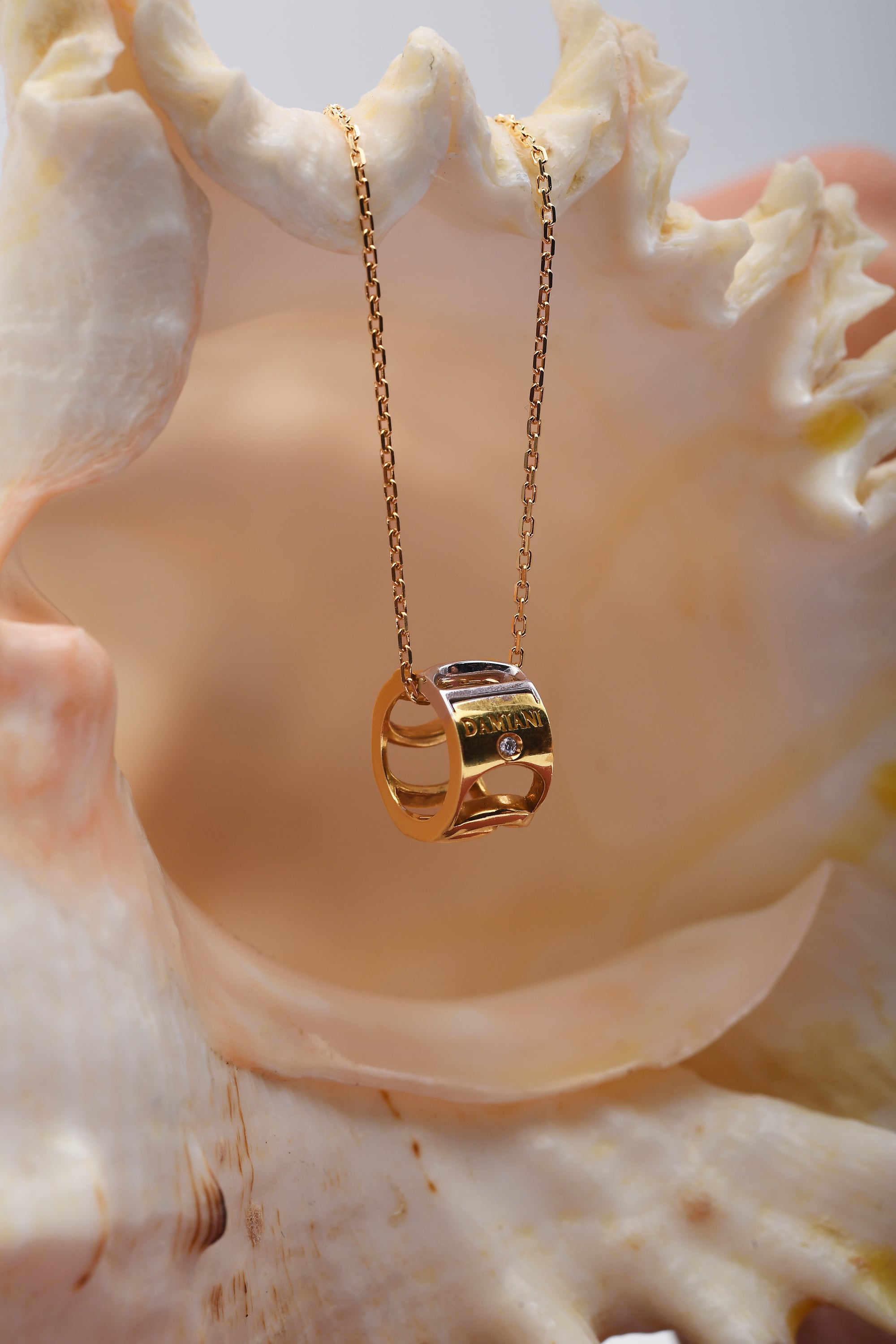 Collana Damiani collezione Damianissimi in Oro Giallo e Bianco con un piccolo Diamante