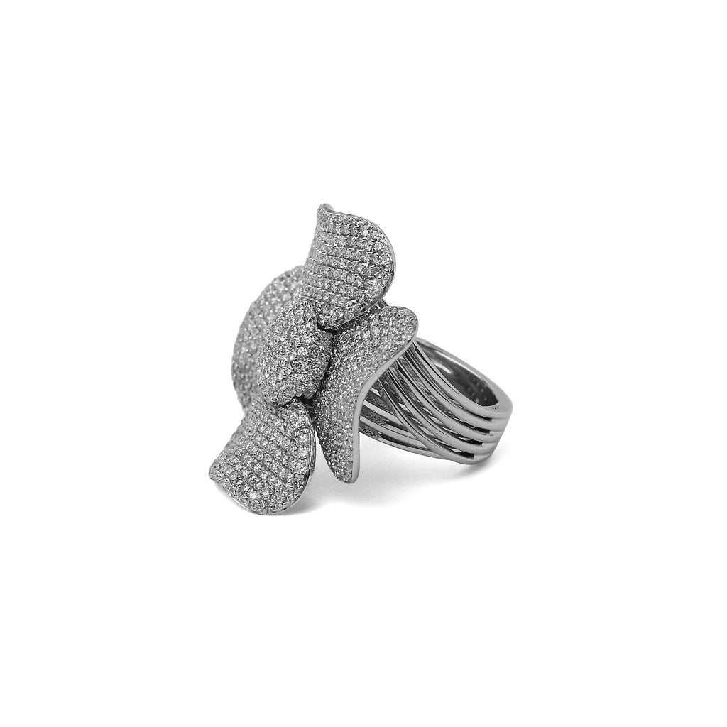 Anello in oro bianco Fiore a pavè