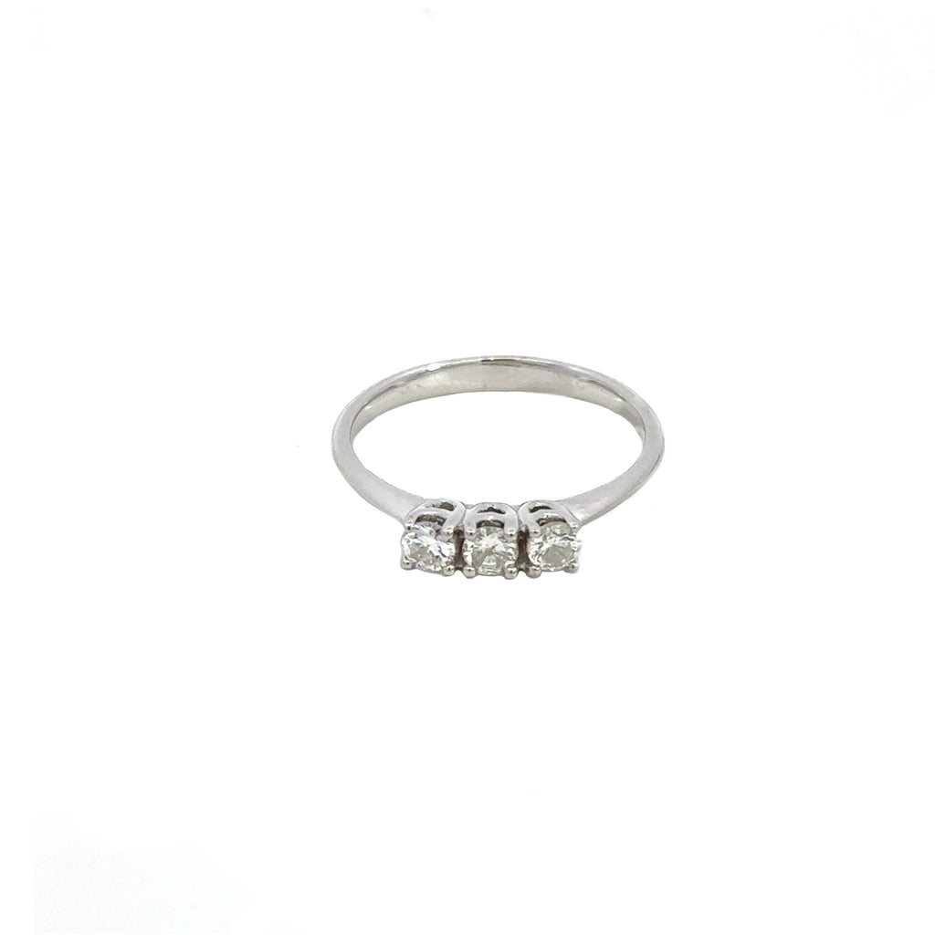 Anello trilogy in oro bianco 4 griffe con diamanti (1556)