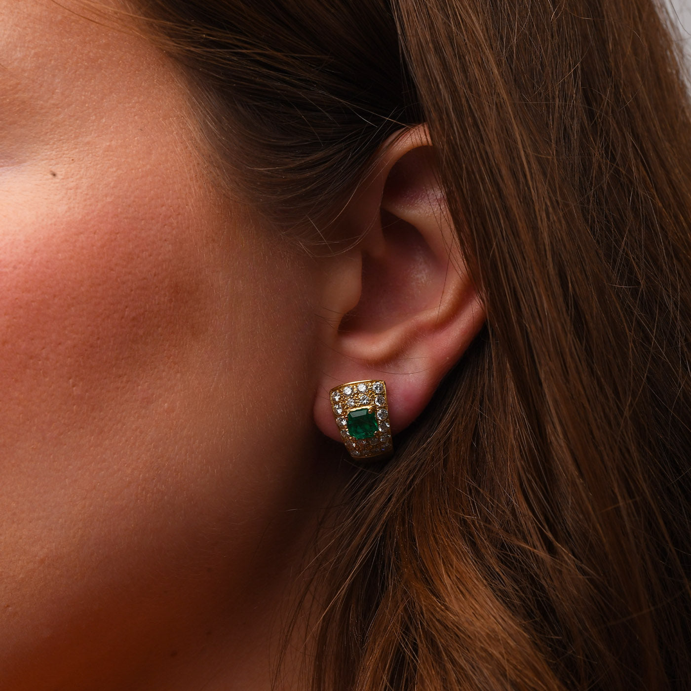 Orecchini in oro giallo diamanti e smeraldo (1605)