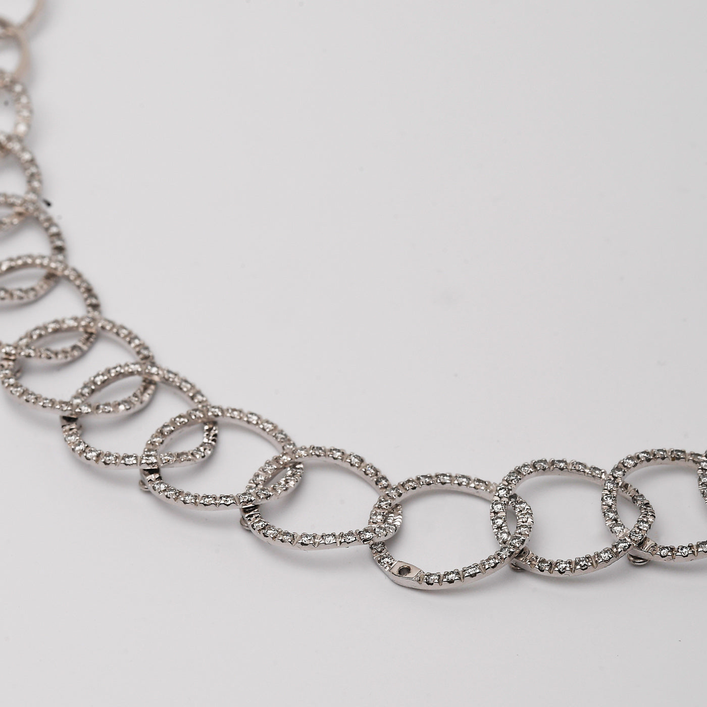 Collier di Courbet in oro bianco 18 carati