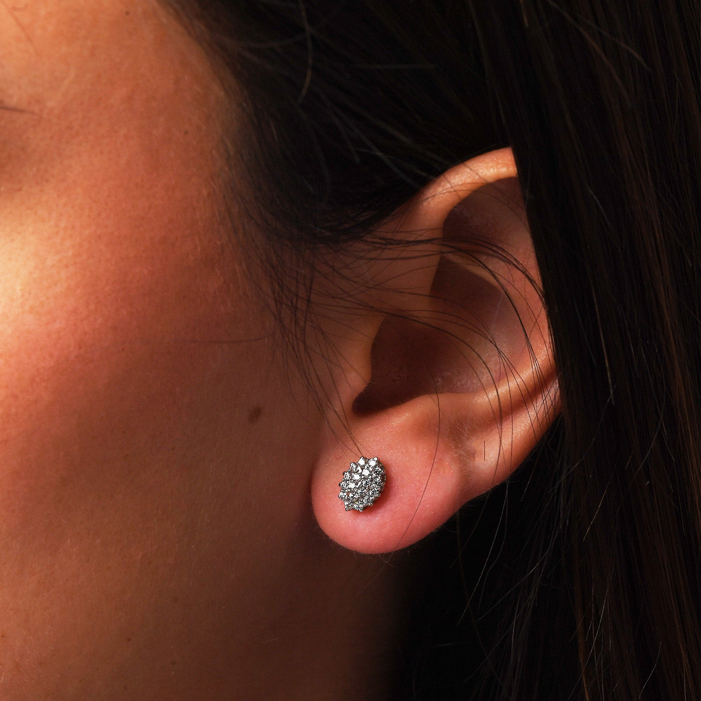 Orecchini da lobo in oro bianco e diamanti (1755)