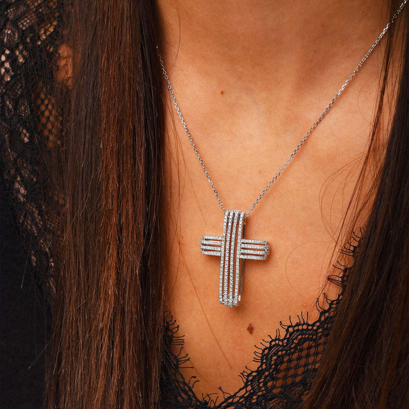 Collana in Oro Bianco Ciondolo Croce e Diamanti (1467)