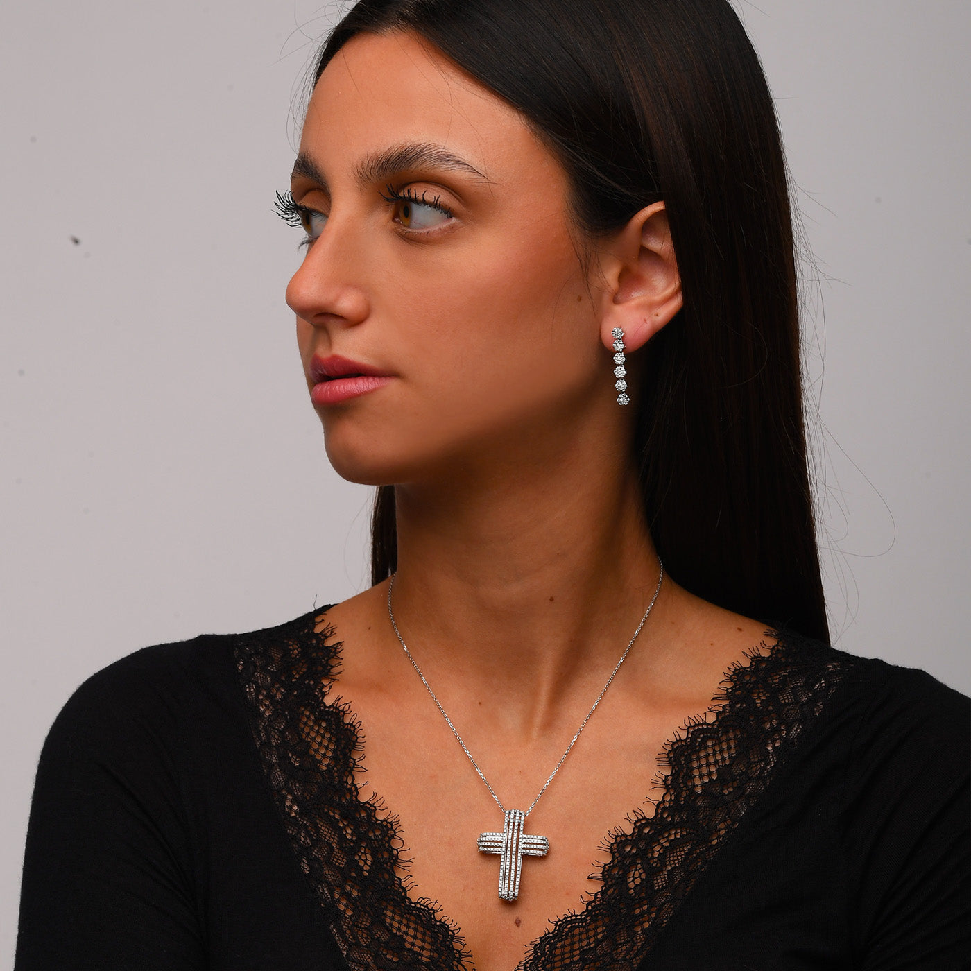 Orecchini pendenti in oro bianco diamanti (1650)