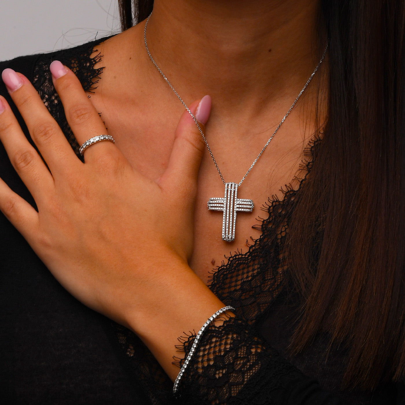 Collana in Oro Bianco Ciondolo Croce e Diamanti (1467)