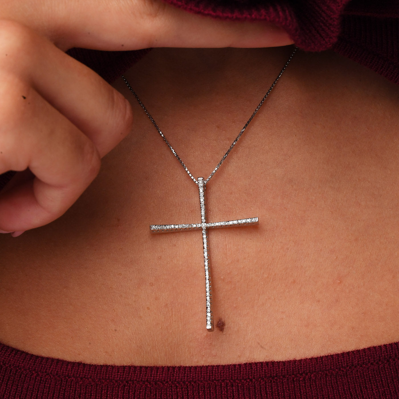 Collana in oro bianco croce e diamanti (1603)