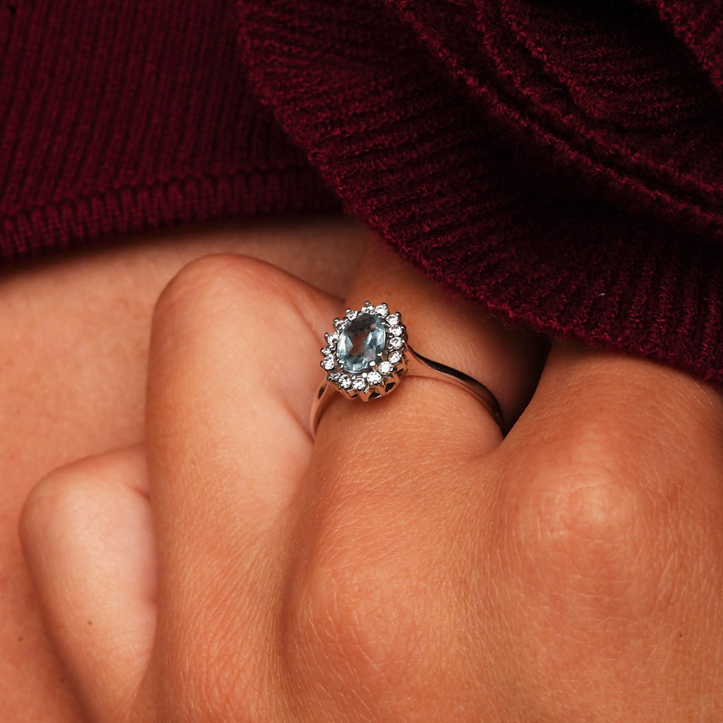 Anello in oro bianco con acquamarina e diamanti (1664)