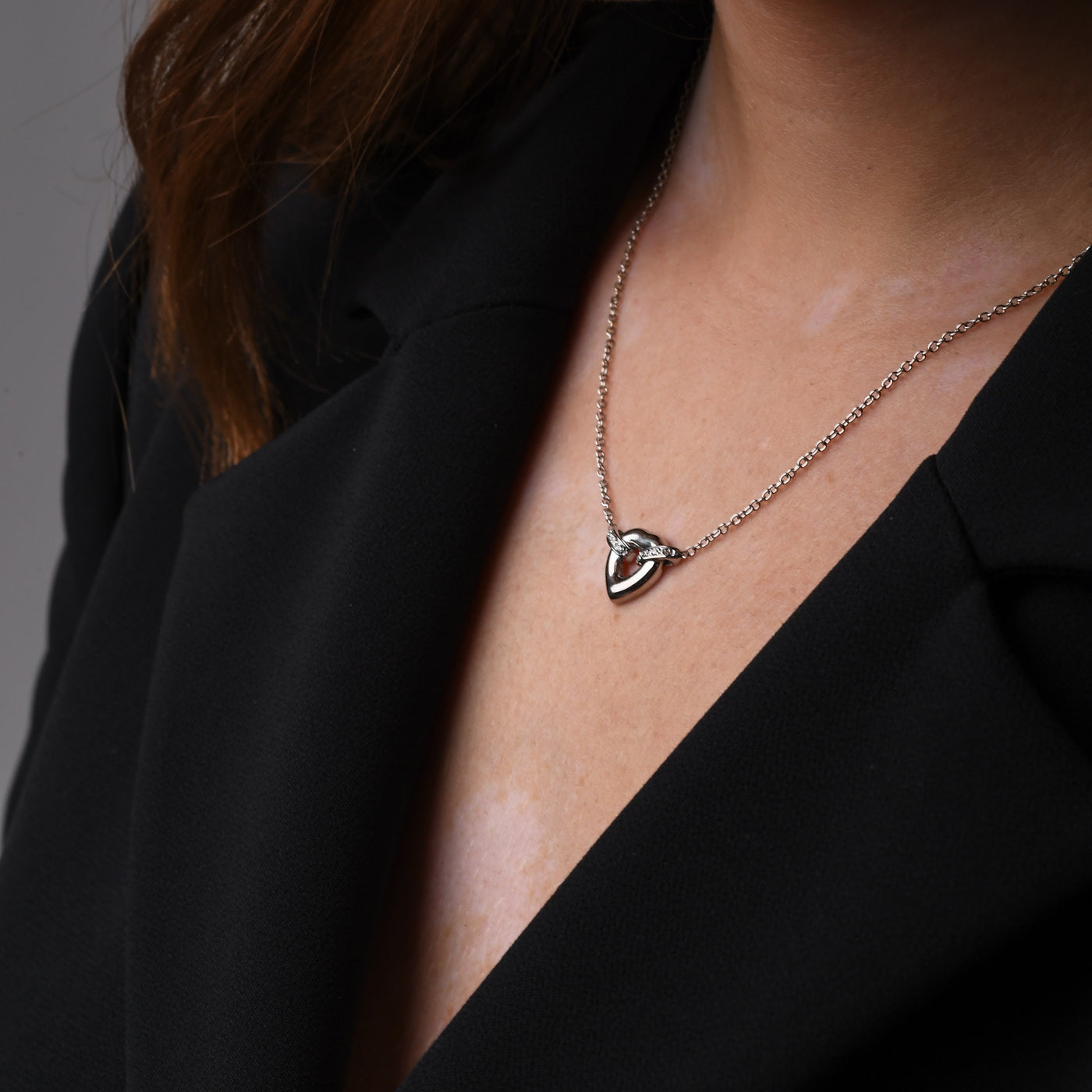 Collana in oro bianco ciondolo cuore e diamanti (1689)