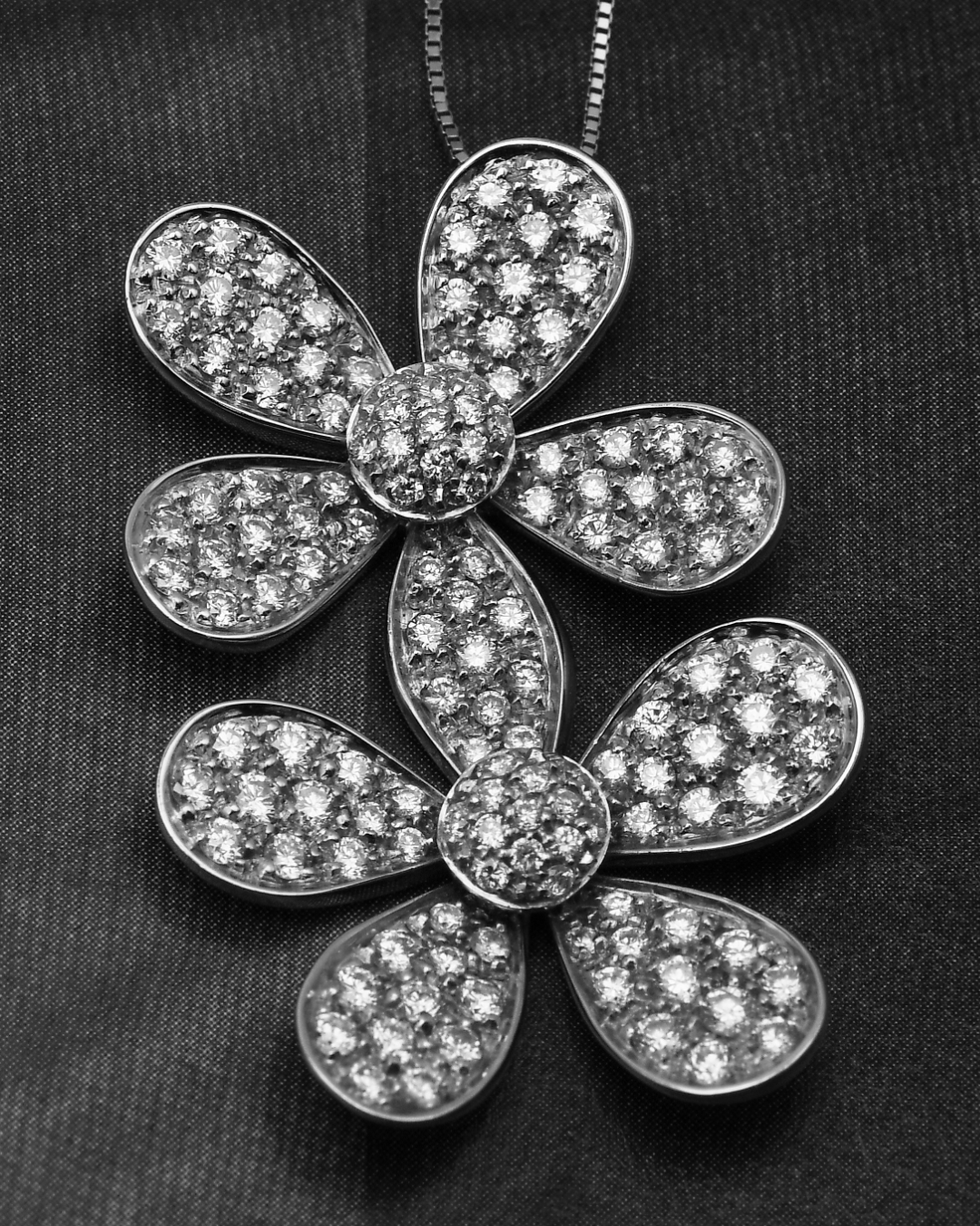 Collana Visconti con Doppio ciondolo a Fiore in Oro Bianco e Diamanti (1412)