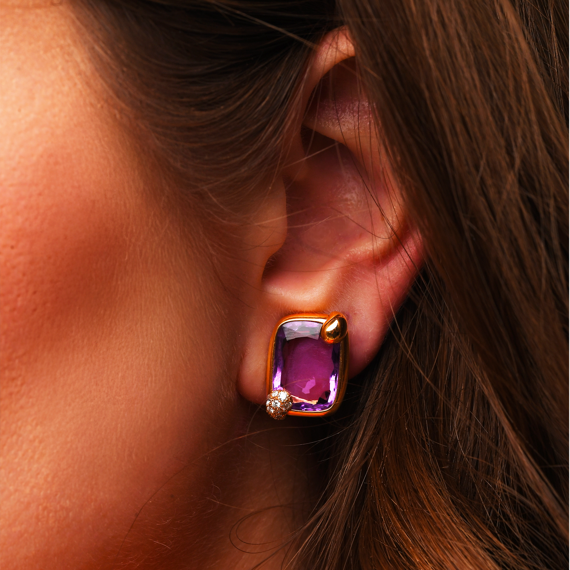 Orecchini Pomellato collezione Ritratto con ametista e diamanti.