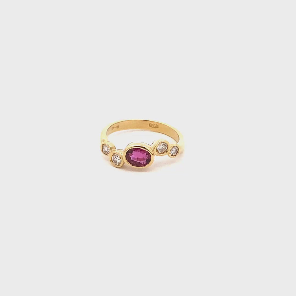 Anello in oro giallo rubino e diamanti (1684)