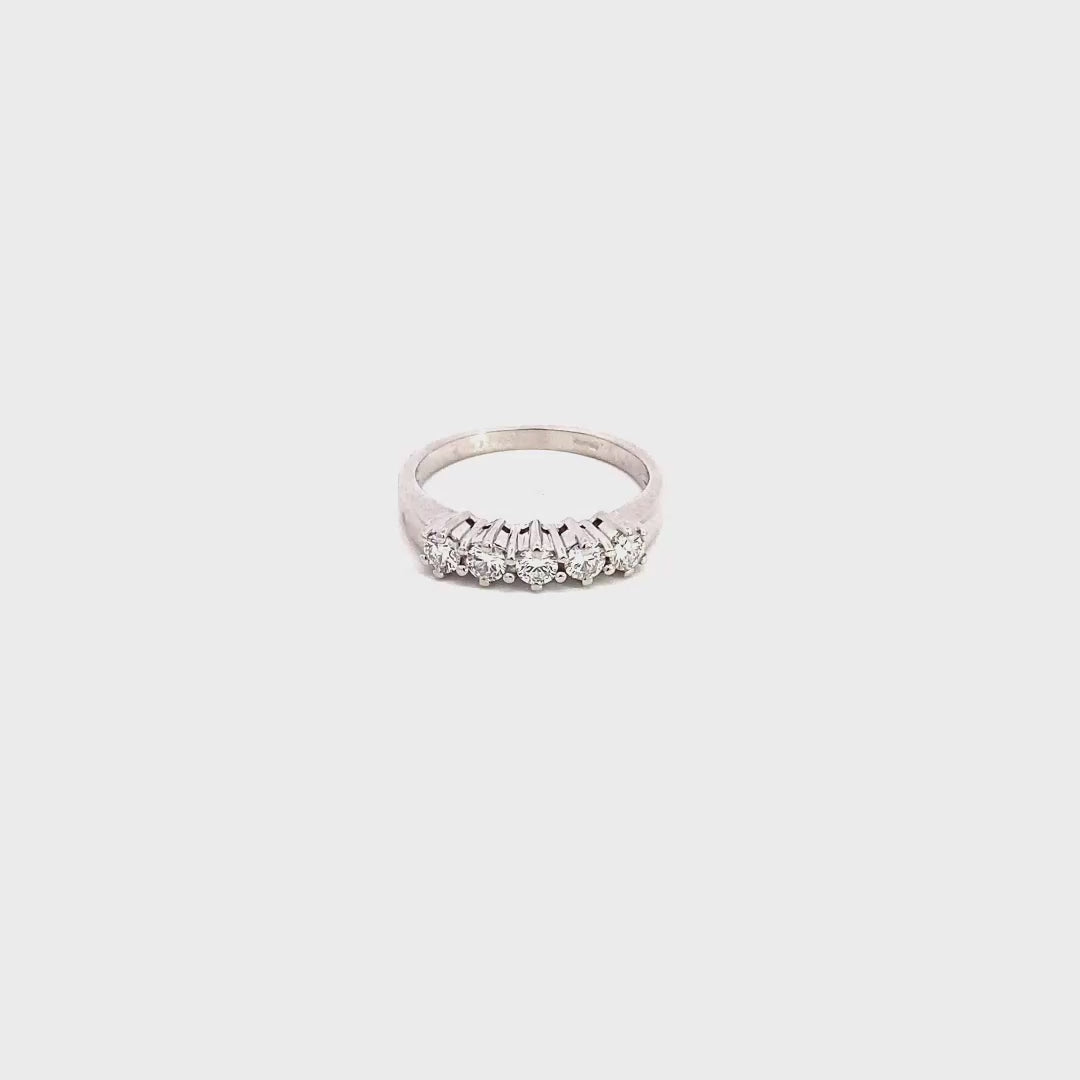 Anello vera in oro bianco e diamanti (1746)